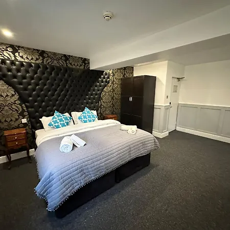Henley Lodge-3