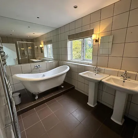 Henley Lodge-2