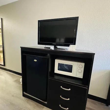 Econo Lodge Inn & Suites-2