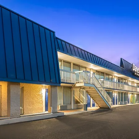 Days Inn By Wyndham Harrisonburg-3