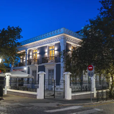 Victoria Mansion A Luxurious Neoclassical Experience-2