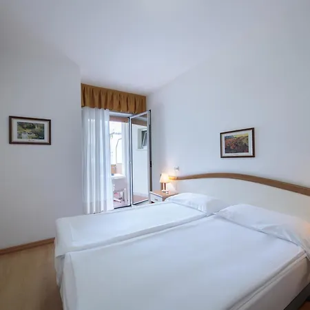 Hotel Garni Losanna-3