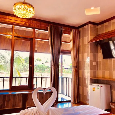 Merry Riverside Hotel-3