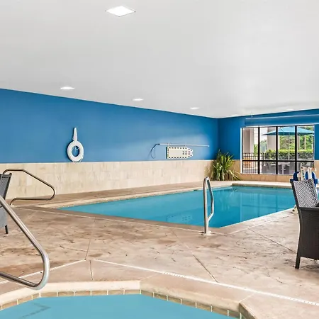 Hampton Inn & Suites Grove City-3