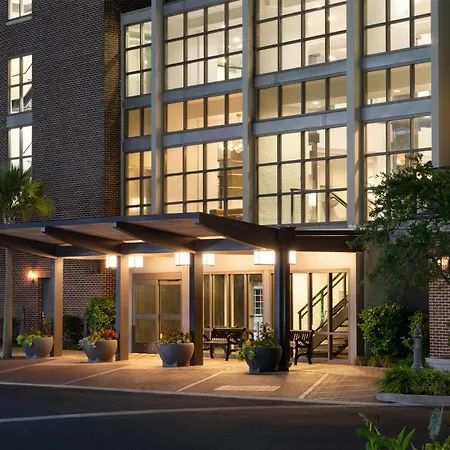 Hilton Garden Inn Charleston Waterfront/Downtown-2