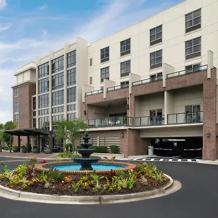 Hilton Garden Inn Charleston Waterfront/Downtown-3