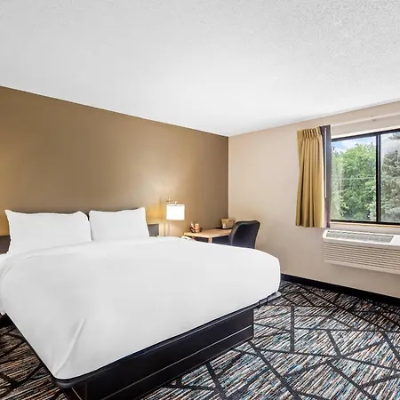 Quality Inn & Suites Howe - Sturgis-2
