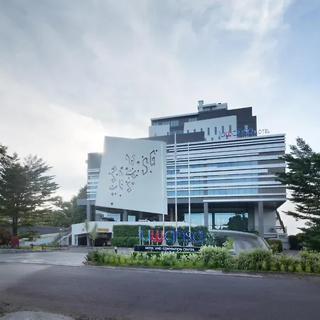 Luwansa Hotel And Convention Center Manado-2