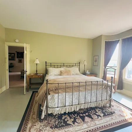 Franklin Manor Bed And Breakfast-2