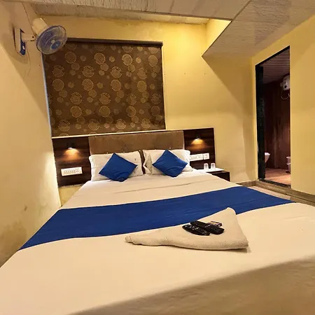 Hotel Signature Inn-3