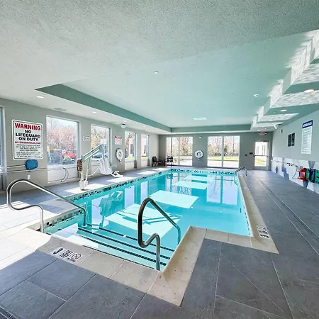 La Quinta Inn & Suites By Wyndham Mount Laurel Moorestown-2