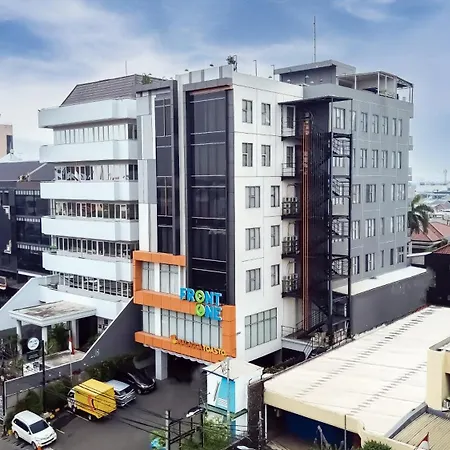 Front One Boutique Hotel Taman Anggrek-3