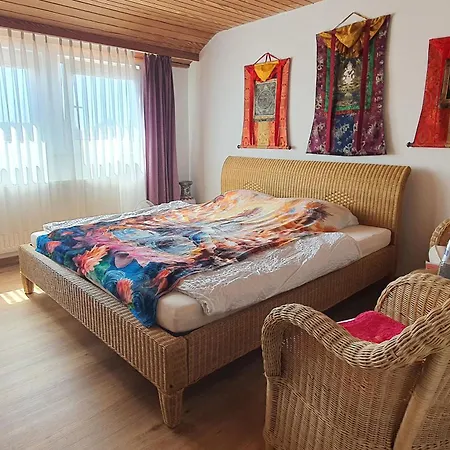 Seminarhaus Arya Maitreya-2