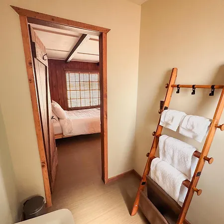 Room 6 - Downtown Joshua Tree Motel - Pet Friendly - Walk To Shops & Visitor Center, Minutes To Park Entrance-3