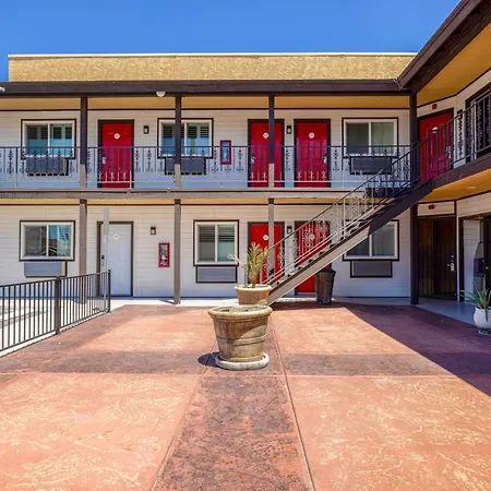 Hotel Avenida Victorville I 15-2