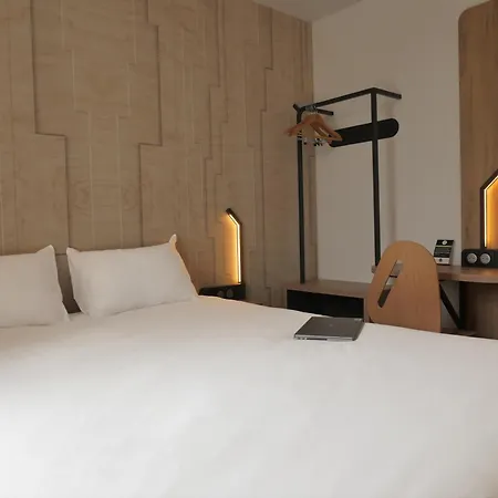 B&B HOTEL Carcassonne Rocadest La Cité-2