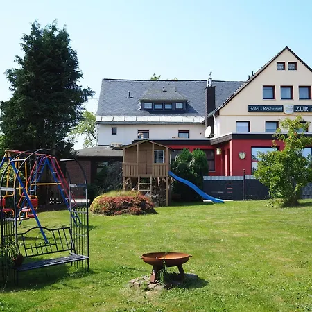 Hotel zur Burg Nürburg-ring-3