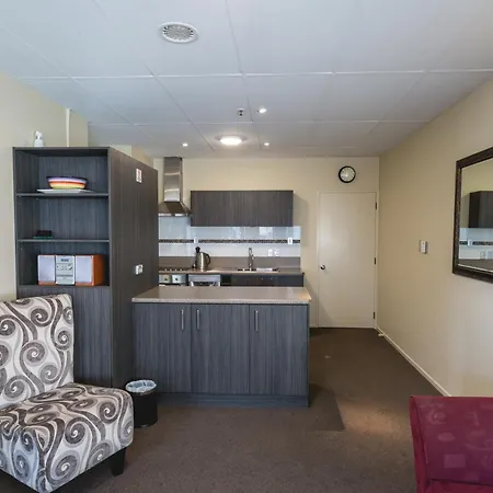 Lomond Lodge Motel & Apartments-3