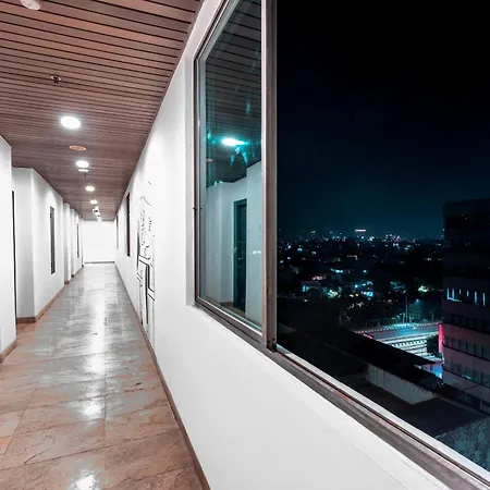 Super OYO Townhouse 2 Hotel Gunung Sahari-3