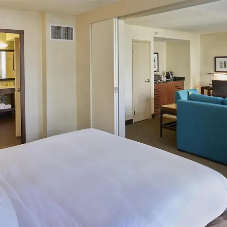 Doubletree By Hilton Alana - Waikiki Beach-3