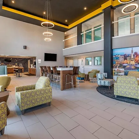 Clarion Pointe Indianapolis Airport-3