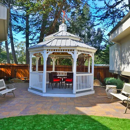 Best Western The Inn & Suites Pacific Grove-2