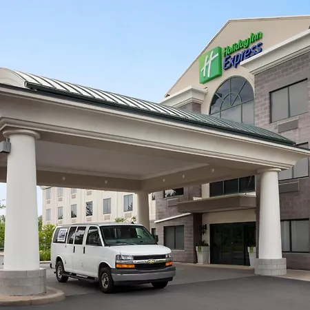 Holiday Inn Express Syracuse Airport By Ihg-3