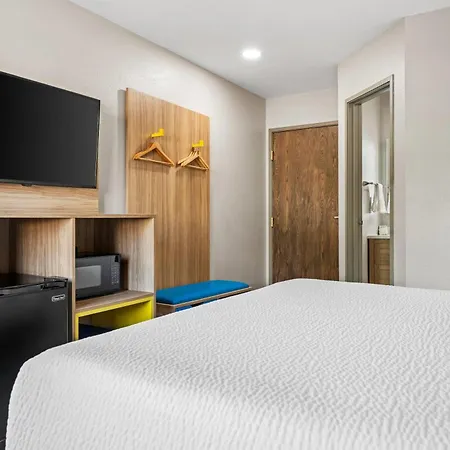 Days Inn By Wyndham Billings-3