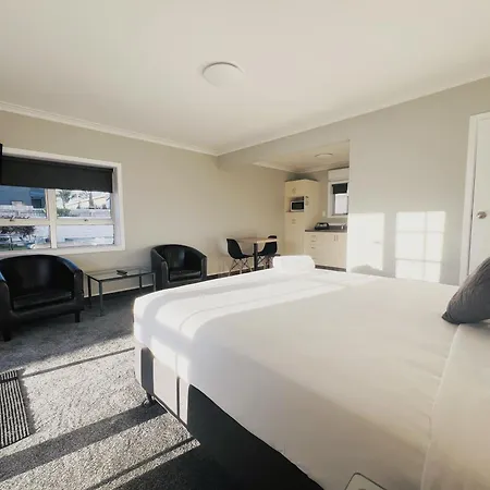 Barclay Motel-2