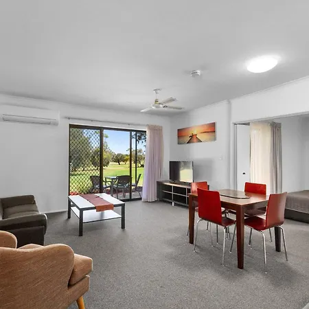 Comfort Inn & Suites Riverland-3