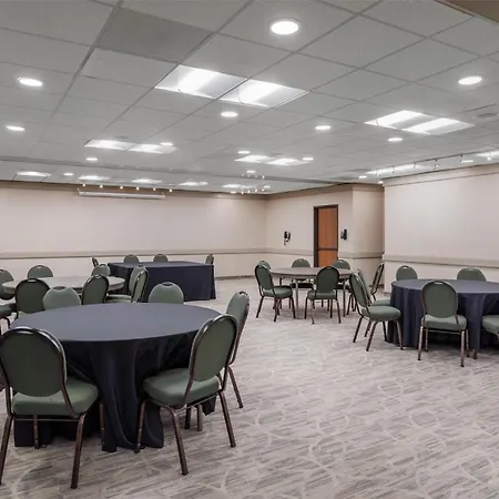 Best Western Plus Oak Harbor Hotel & Conference Center-2
