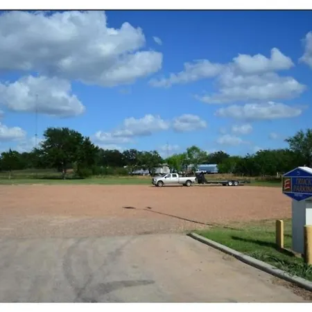Hotel O Executive Inn & Suites Cuero Hwy 87-3