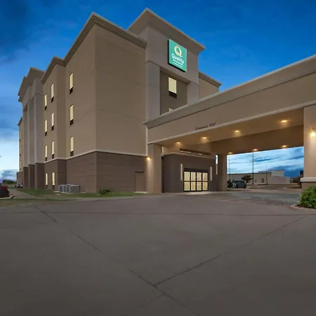 Quality Inn & Suites Pearsall-3