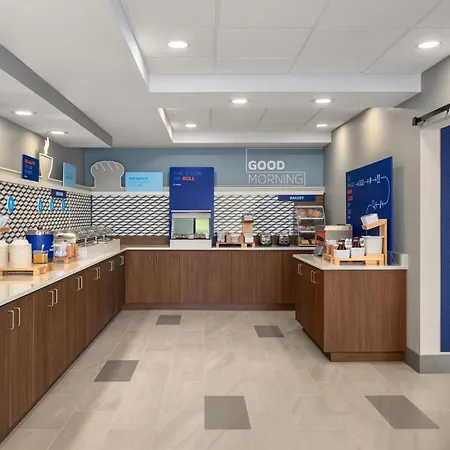 Holiday Inn Express Fayetteville Fort Bragg By Ihg-3