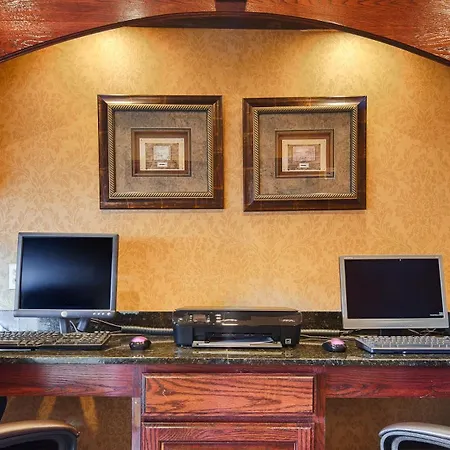 Best Western Plus Crown Colony Inn & Suites-3