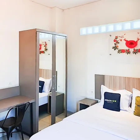 Urbanview Hotel Syariah Graha 8 Bubutan Surabaya-2