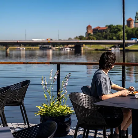 New Port Apartments On The River-3