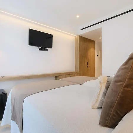 Azuline Hotel M-2