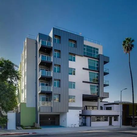 Hollywood Sign View 2 Bed 2 Bath Premium Corner-3