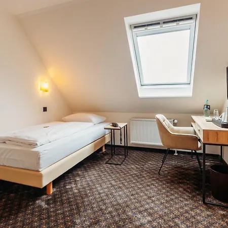 Landhotel Kauzenberg-3