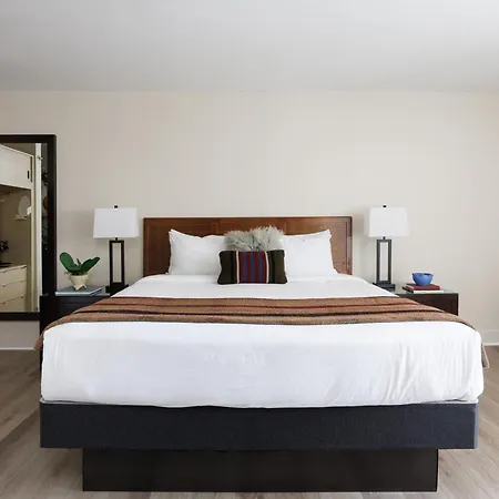 The Andrew Hotel-3