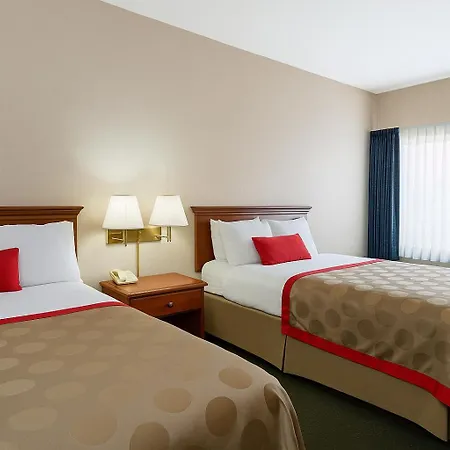 Ramada By Wyndham Hawthorne/Lax-2