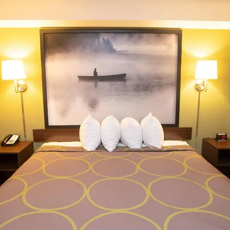 Super 8 By Wyndham Mississauga-2