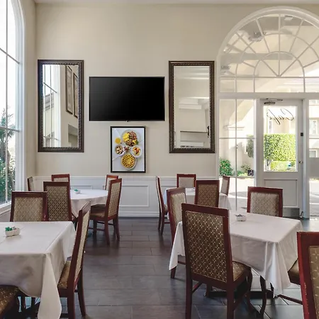 Best Western Plus Newport Mesa Inn-3