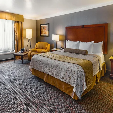 Best Western Plus Newport Mesa Inn-2