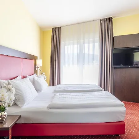 Plaza Premium Salzburg-2