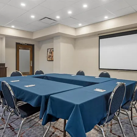 Best Western Plus Suites Downtown Calgary-3