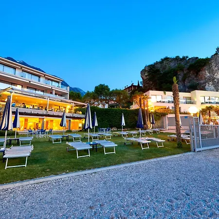 Hotel Castello Lake Front-2