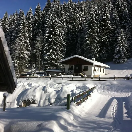 Dahoam By Sarina - Rooms & Suites-3