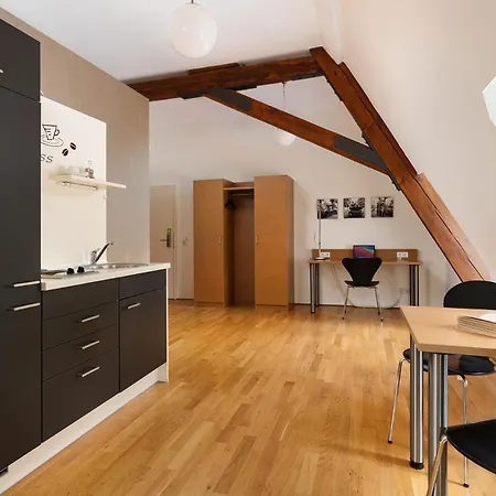 Hotel CampusZwei Komfortable Doppelzimmer&Apartments mit Küche Zentral in Ludwigsburg ideal für Business&Langzeitaufenthalte 24h Check in Kinder bis 14 Jahre übernachten kostenlos-3